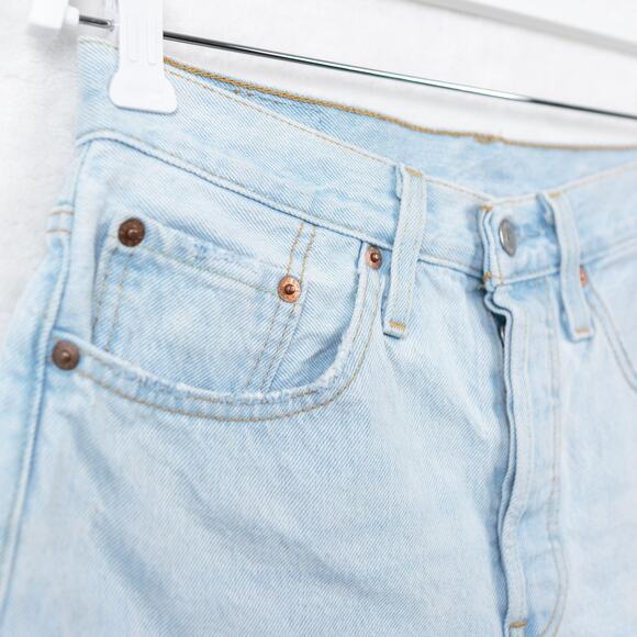 LEVIS 501 Classic High Rise Button Fly Jean Shorts Light Wash Rigid Denim Sz 26 - Picture 5 of 11